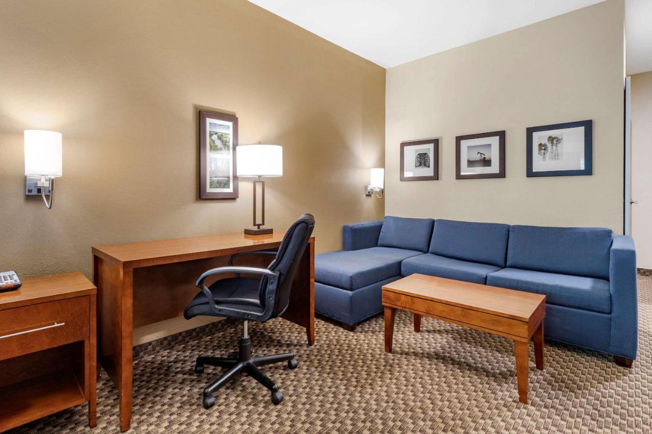 Comfort Suites Lufkin Exterior photo