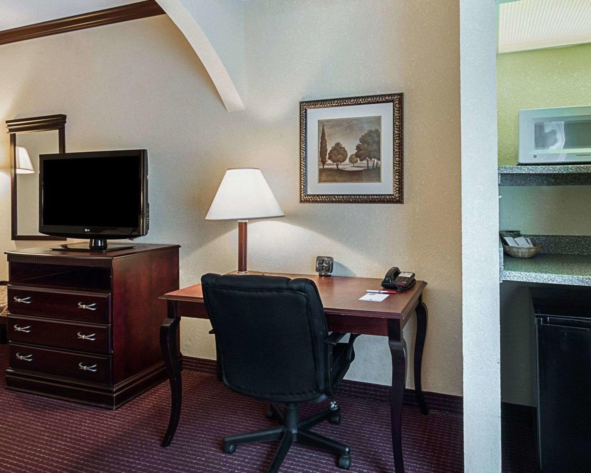Comfort Suites Lufkin Exterior photo